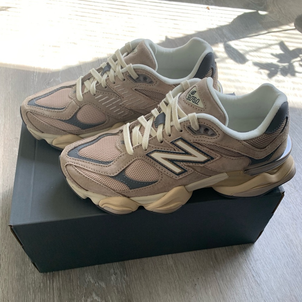 New Balance 9060 Unisex New in box color Driftwood/Castlerock